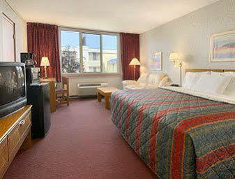 Days By Wyndham Willoughby/cleveland Willoughby