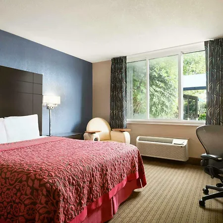 Days Inn By Wyndham Willoughby/Cleveland Esterno foto
